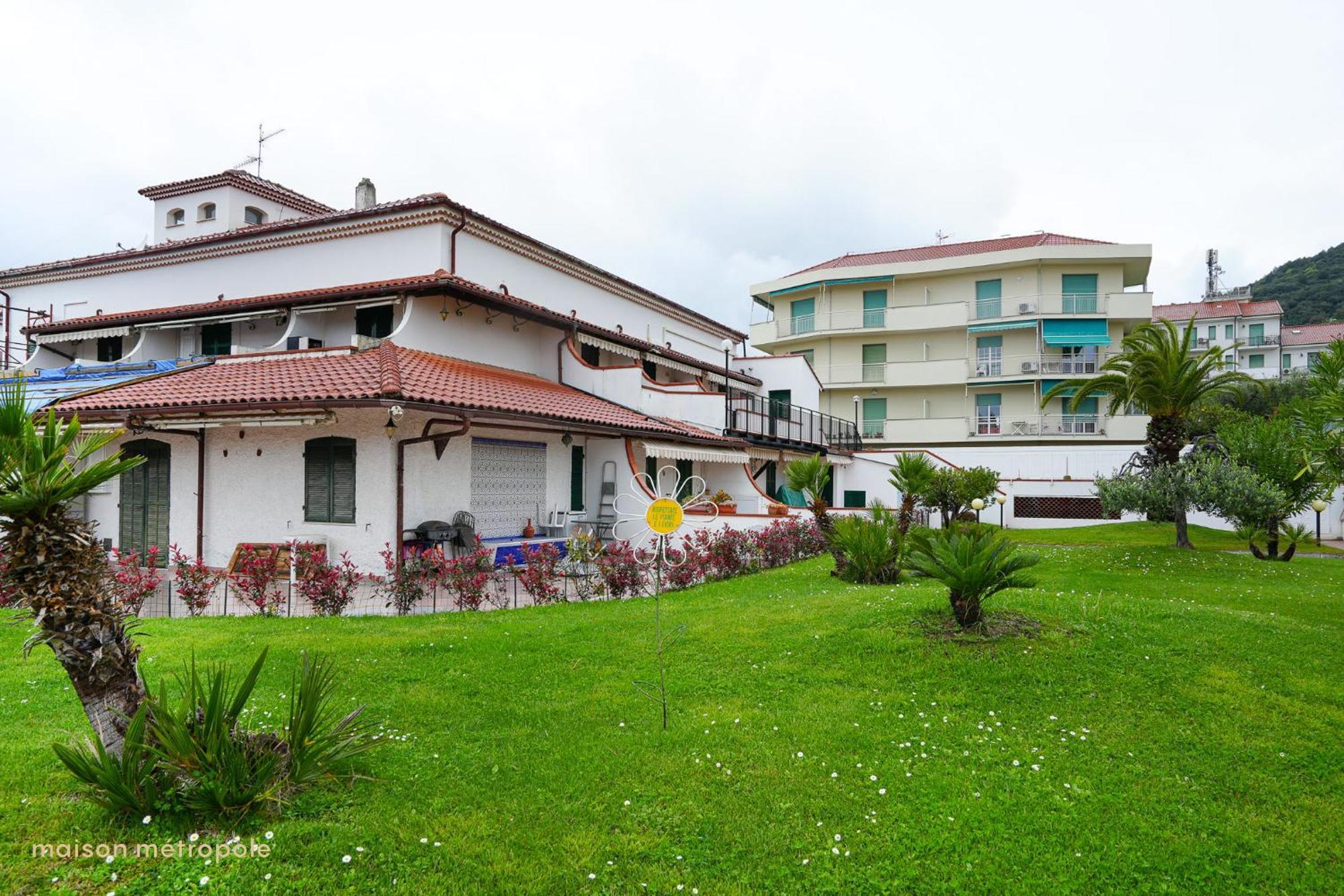 Moresco Apartment Пиетра Лигуре Екстериор снимка